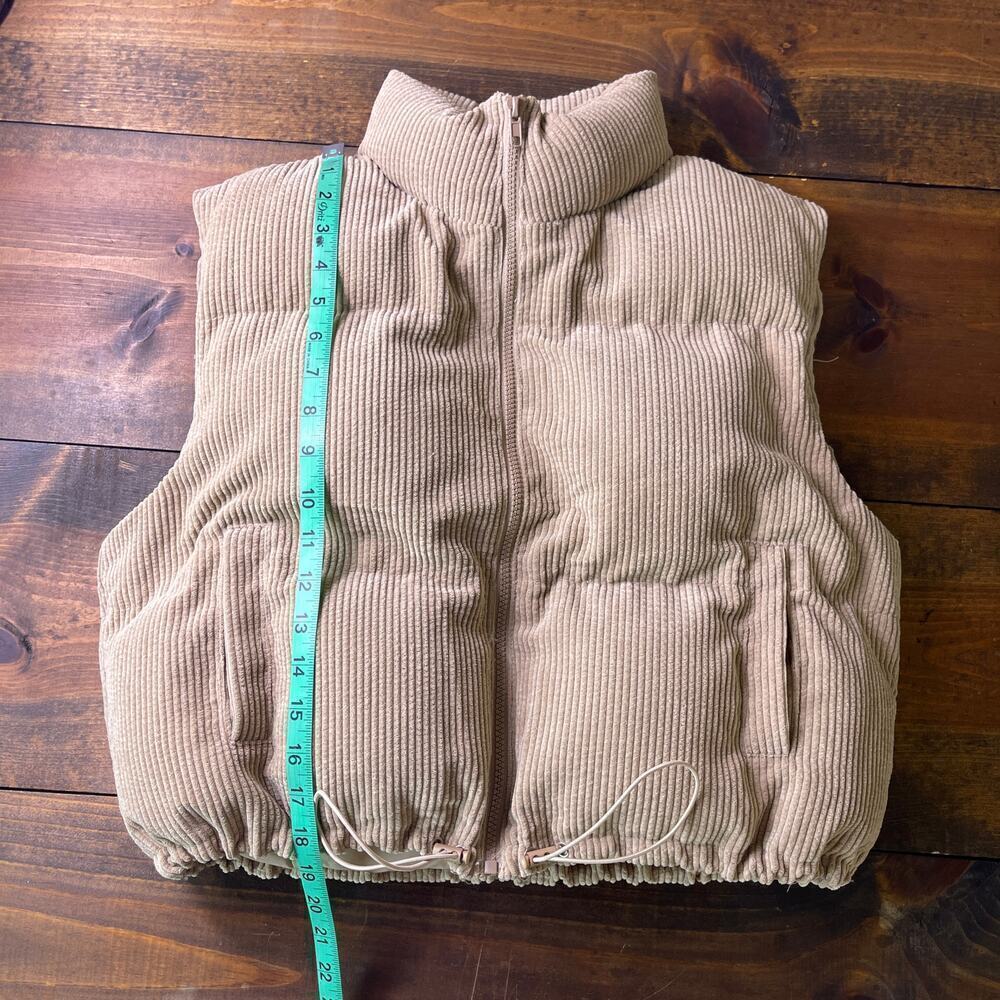 Beivy Boutique Cropped Corduroy Zip Up Putter Vest Latte Beige Womens MEDIUM NWT - Picture 9 of 9